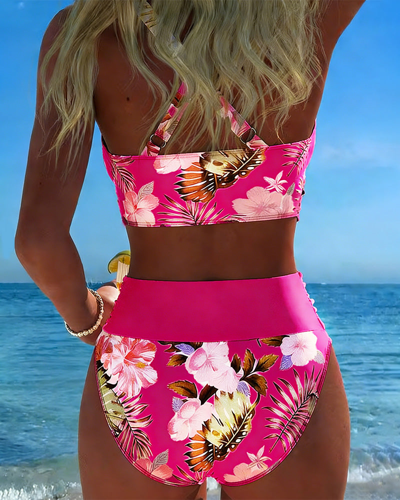 Virágmintás bikini kontrasztos színnel és hasítékkal