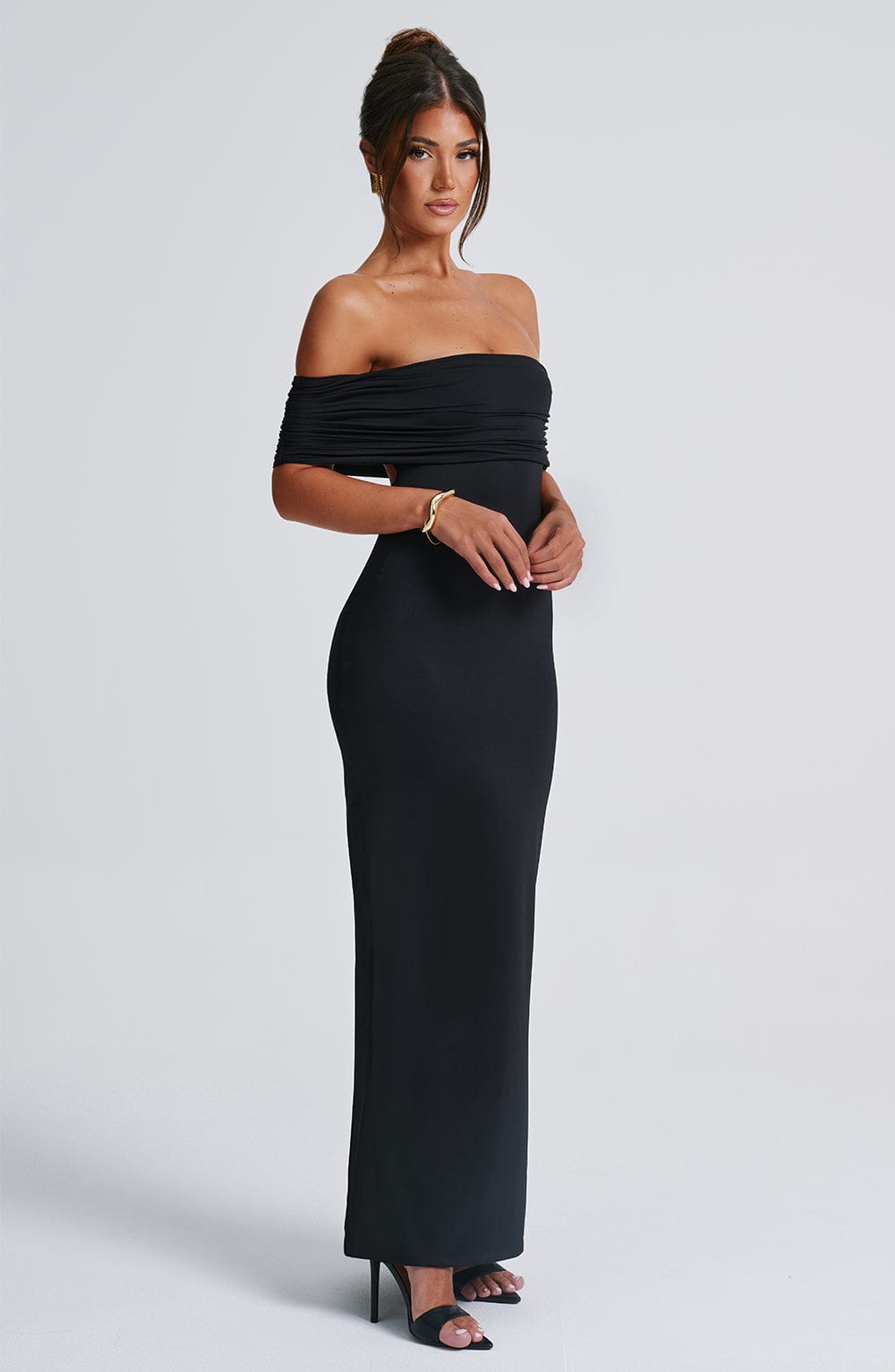 Tindra | Elegáns hosszú Bardot ruha