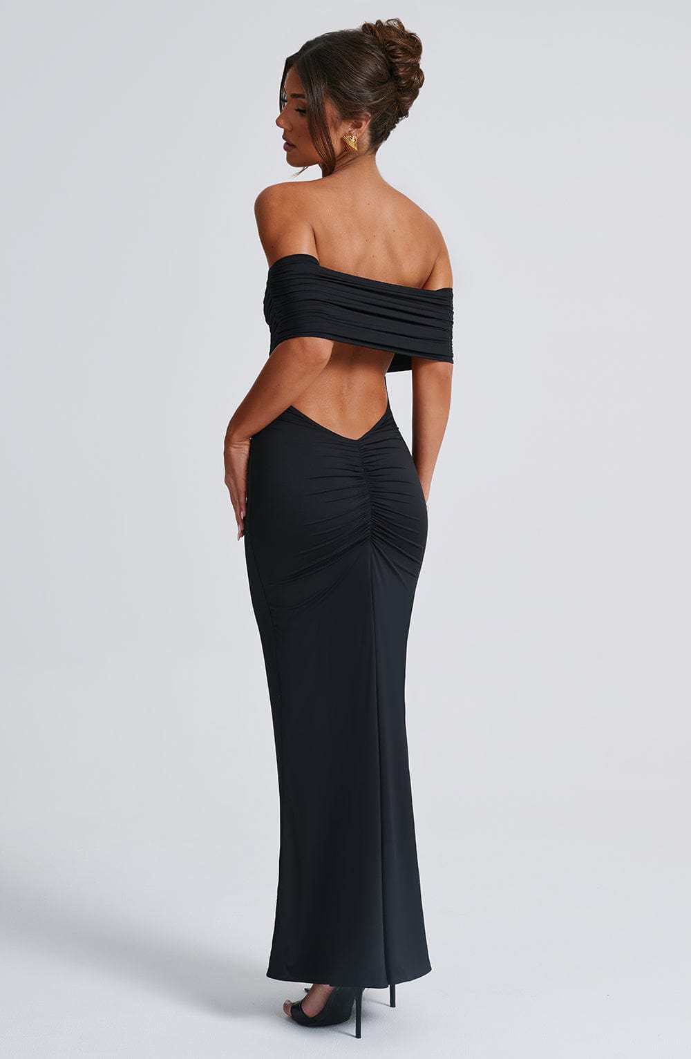 Tindra | Elegáns hosszú Bardot ruha