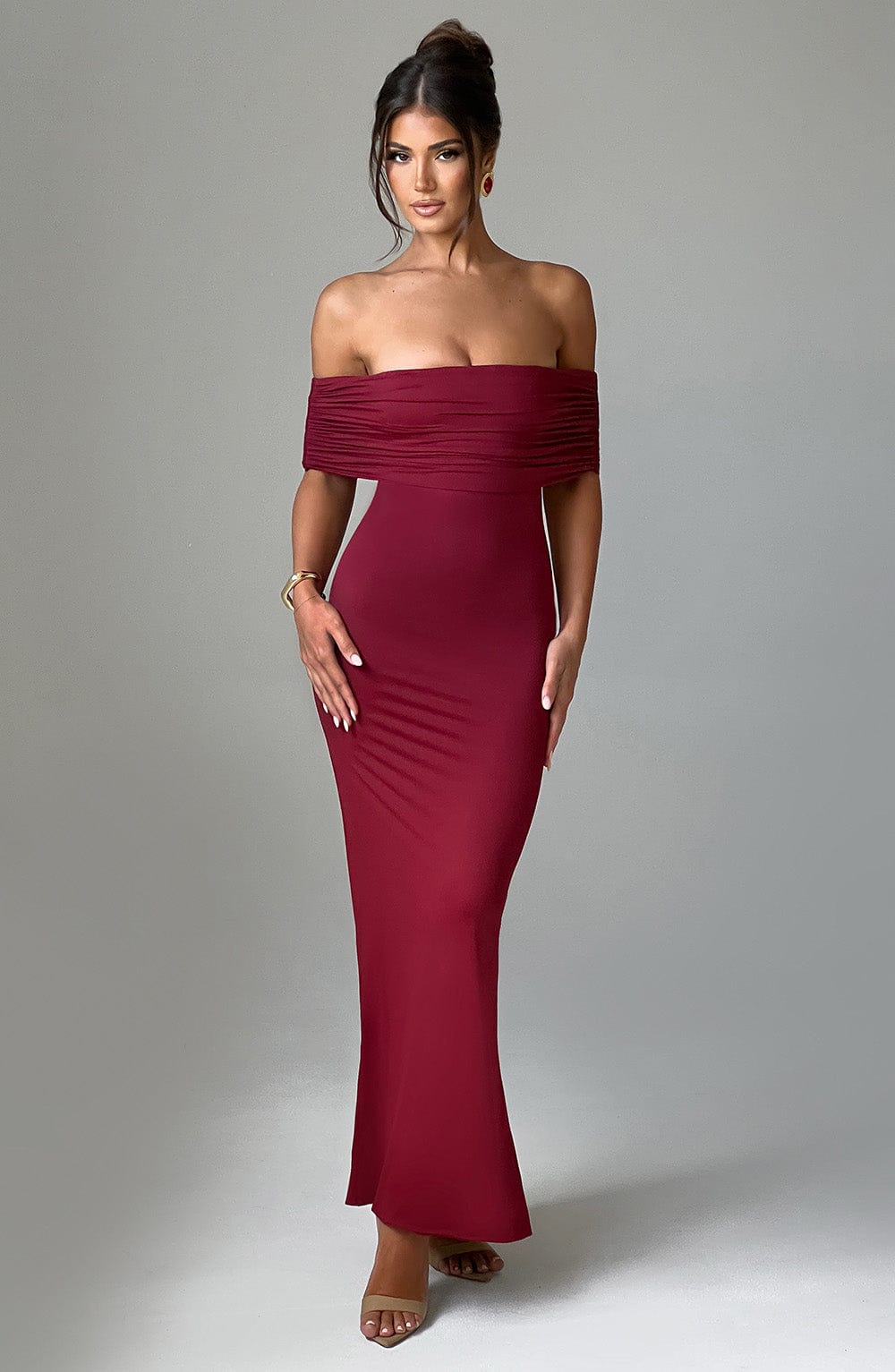 Tindra | Elegáns hosszú Bardot ruha