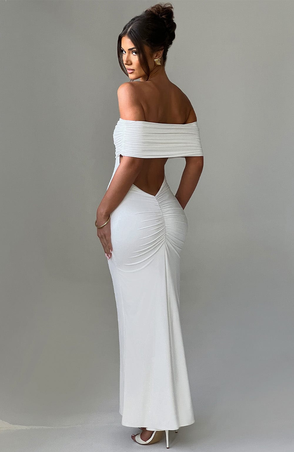 Tindra | Elegáns hosszú Bardot ruha