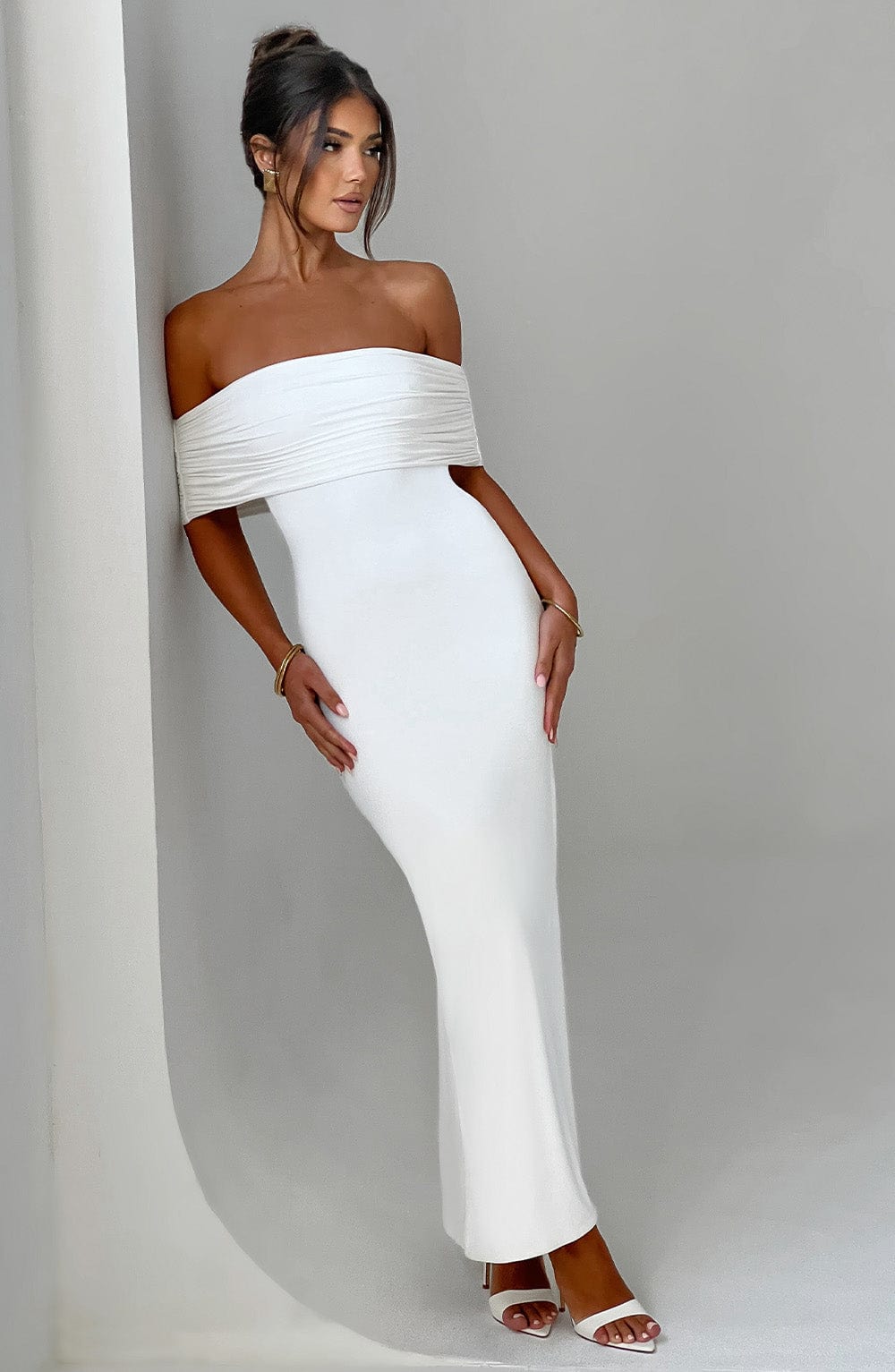 Tindra | Elegáns hosszú Bardot ruha